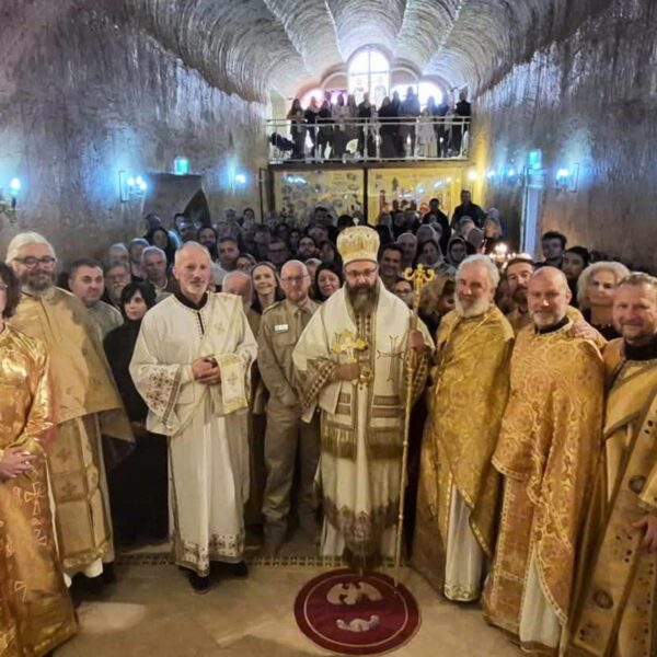 În biserica subterană a Sfântului Proroc Ilie din deșertul australian a fost sărbătorit hramul